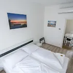 Bl Garden Panzió Bed and breakfast 4*