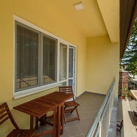 Bl Garden Panzio Bed & Breakfast Balatonlelle