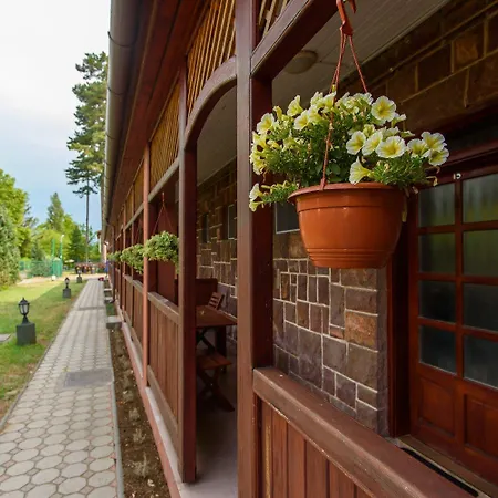 Bl Garden Panzio Bed & Breakfast 2*