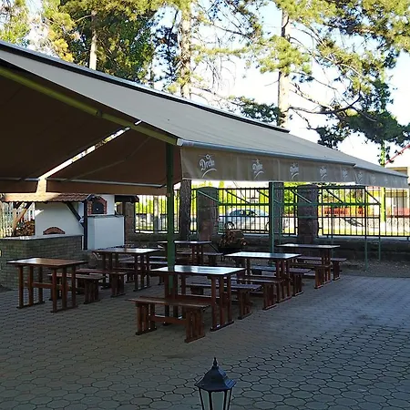 Bl Garden Panzio 4* バラトンレッレ