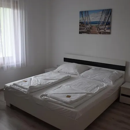 ベッド・アンド・ブレックファスト Bl Garden Panzio 4*