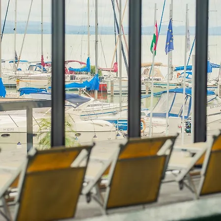 ベッド・アンド・ブレックファスト Bl Garden Panzio バラトンレッレ