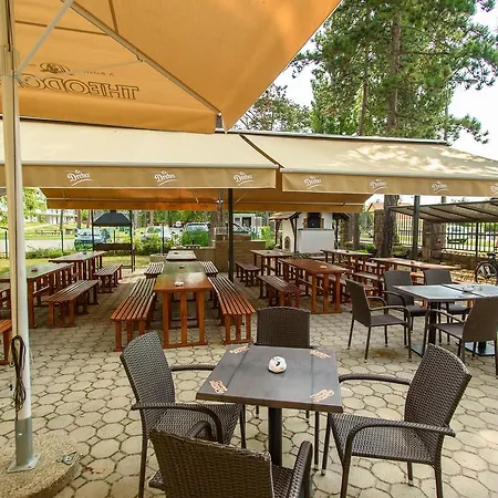 Bed & Breakfast Bl Garden Panzio Balatonlelle