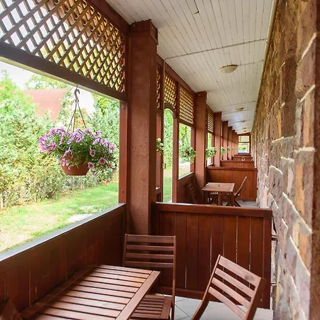 Bl Garden Panzio 4* バラトンレッレ