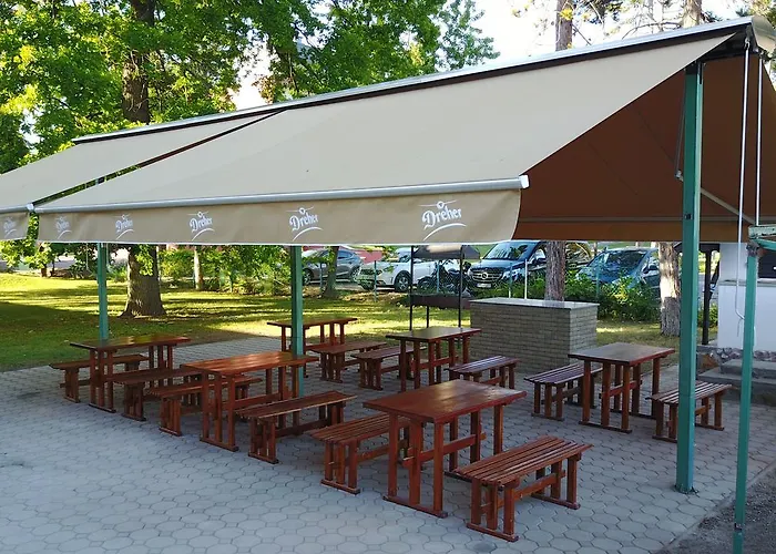 住宿加早餐酒店 Bl Garden Panzio