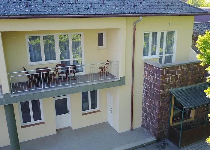 Bl Garden Panzio 住宿加早餐酒店