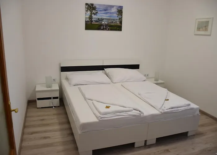 Bl Garden Panzio 住宿加早餐酒店 巴拉通雷勒