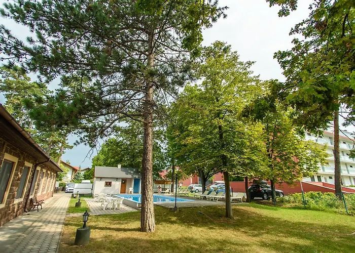 Bl Garden Panzio 住宿加早餐酒店 巴拉通雷勒